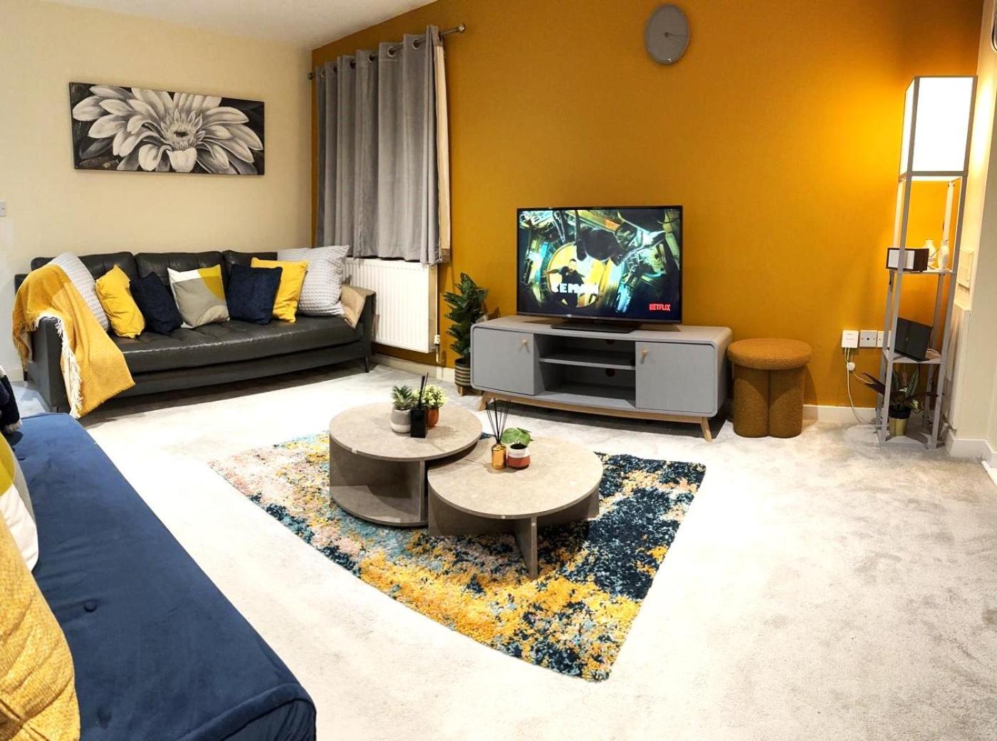Large Cosy 2 Bedroom Ground Floor Flat In Stevenage Sg1 Sleeps 4-5 Free Parking المظهر الخارجي الصورة